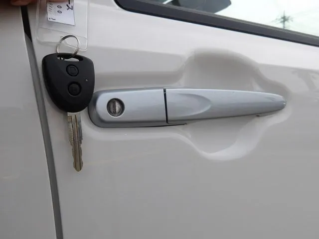 ダイハツ　ミラ　イース