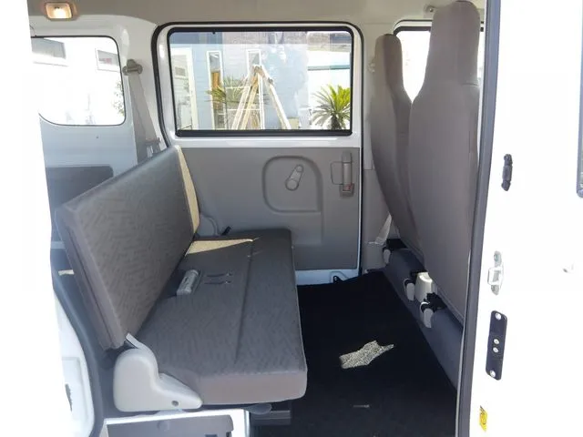 エブリイバン（スズキ）の車両写真
