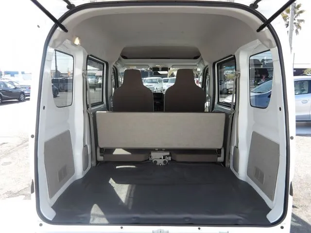 エブリイバン（スズキ）の車両写真