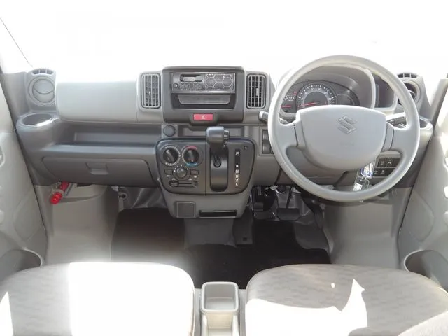 エブリイバン（スズキ）の車両写真