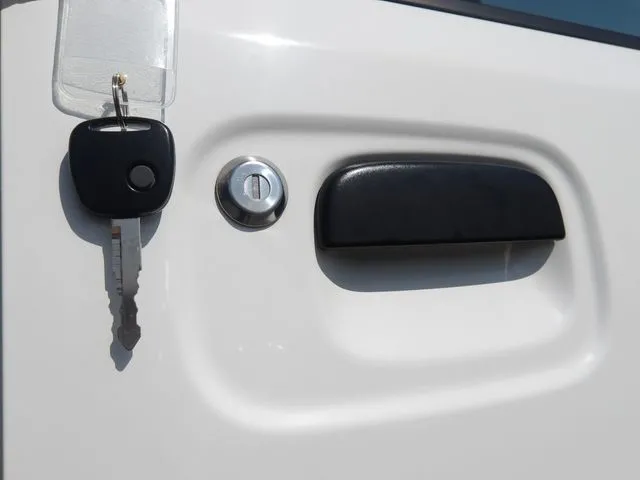 エブリイバン（スズキ）の車両写真