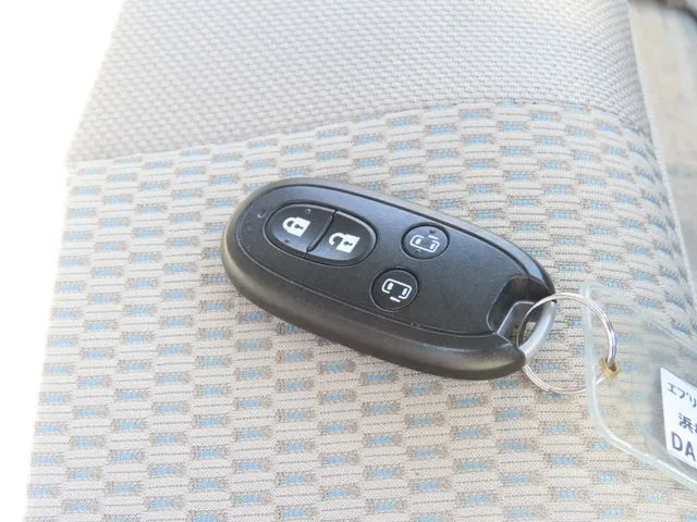 エブリイワゴン 4WD(スズキ)の車両写真