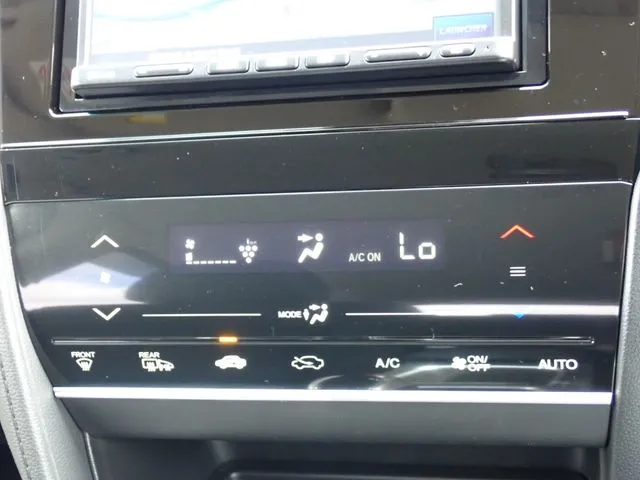 シャトル ハイブリッド 4WD(ホンダ)の車両写真