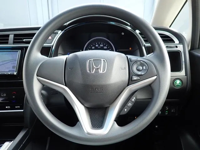 シャトル ハイブリッド 4WD(ホンダ)の車両写真