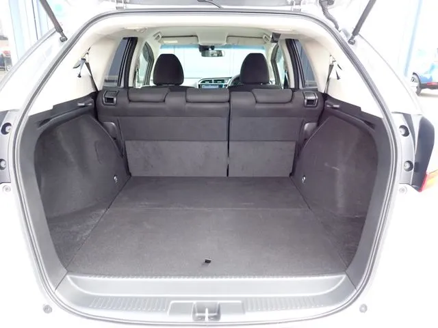 シャトル ハイブリッド 4WD(ホンダ)の車両写真