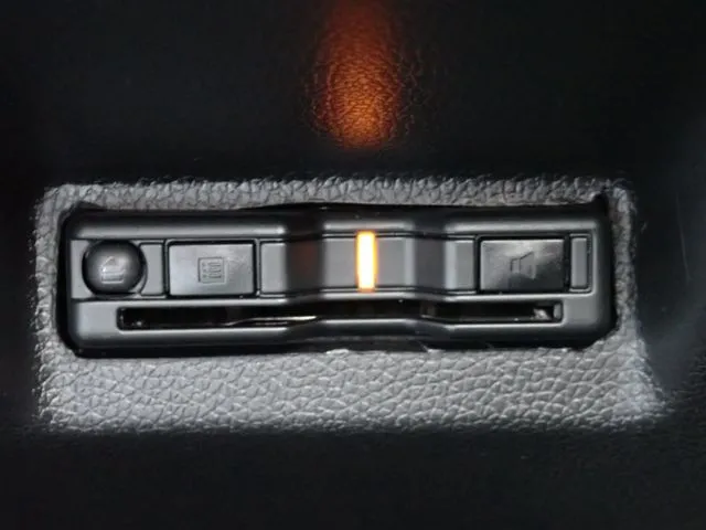 シャトル ハイブリッド 4WD(ホンダ)の車両写真