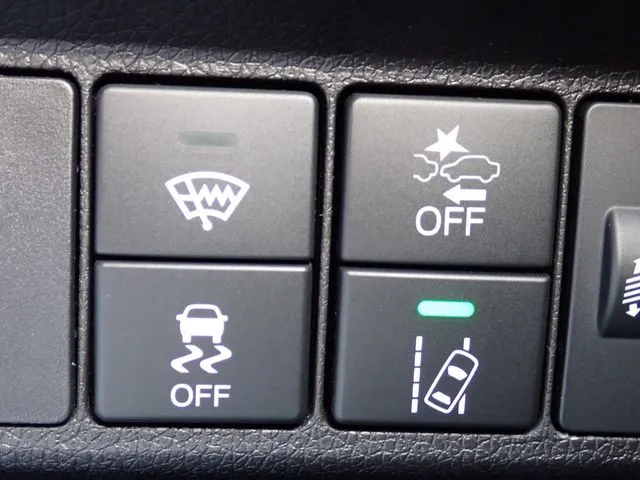 シャトル ハイブリッド 4WD(ホンダ)の車両写真