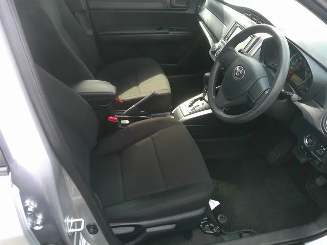 カローラフィールダー 4WD(トヨタ)の車両写真