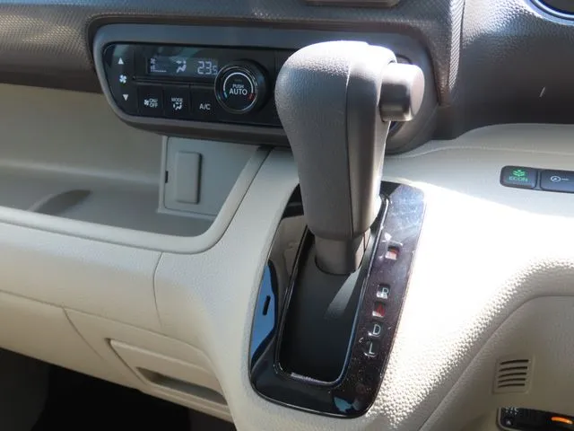 N BOX(ホンダ)の車両写真