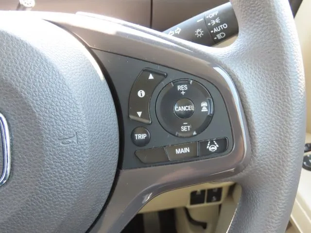 N BOX(ホンダ)の車両写真