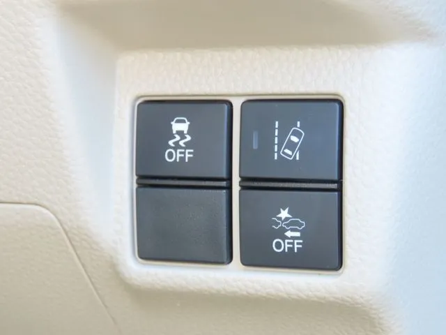 N BOX(ホンダ)の車両写真