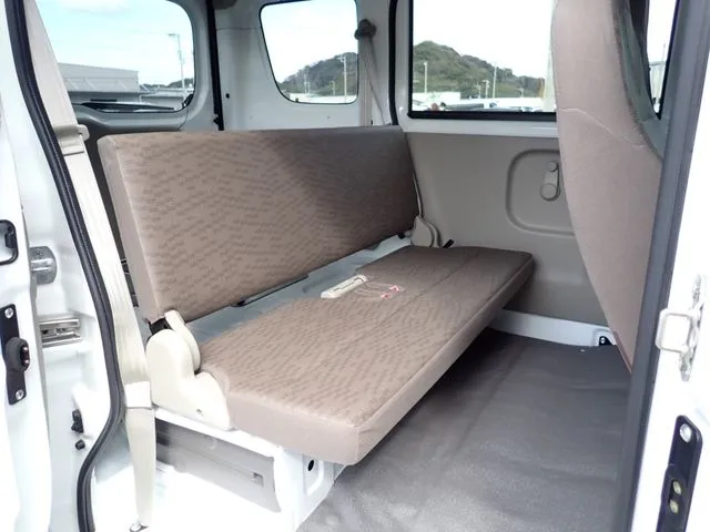 エブリイバン（スズキ）の車両写真