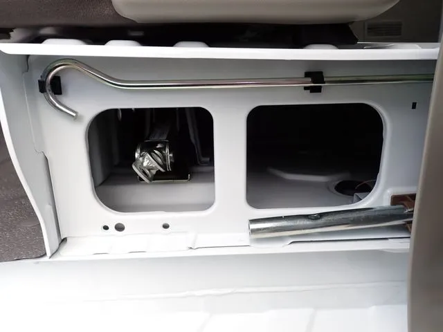 エブリイバン（スズキ）の車両写真