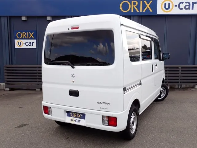 エブリイバン（スズキ）の車両写真