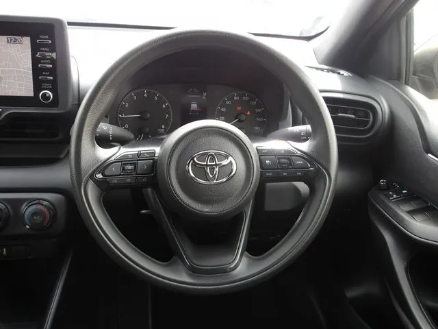 ヤリス（トヨタ）の車両写真