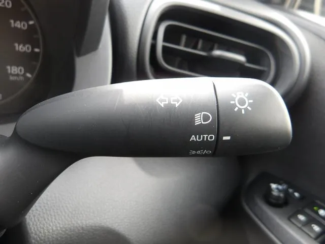 ヤリス（トヨタ）の車両写真