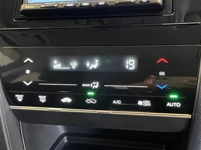 シャトル ハイブリッド(ホンダ)の車両写真