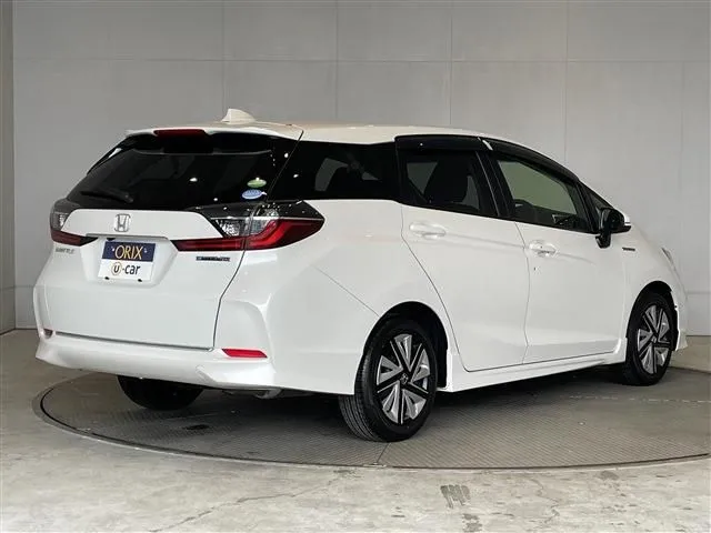 シャトル ハイブリッド(ホンダ)の車両写真