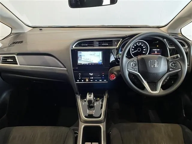 シャトル ハイブリッド(ホンダ)の車両写真