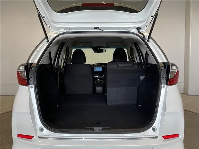 シャトル ハイブリッド(ホンダ)の車両写真