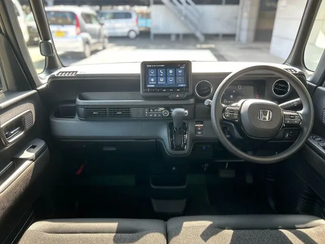 Ｎ　ＢＯＸ　カスタム（ホンダ）の車両写真