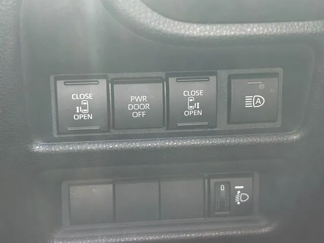 シエンタ（トヨタ）の車両写真