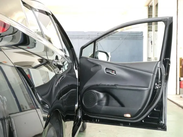 プリウス(トヨタ)の車両写真