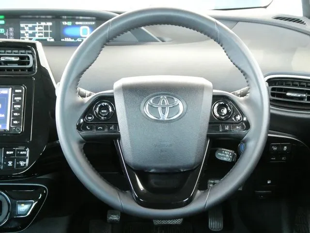 プリウス(トヨタ)の車両写真