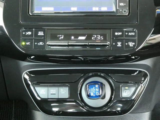 プリウス(トヨタ)の車両写真