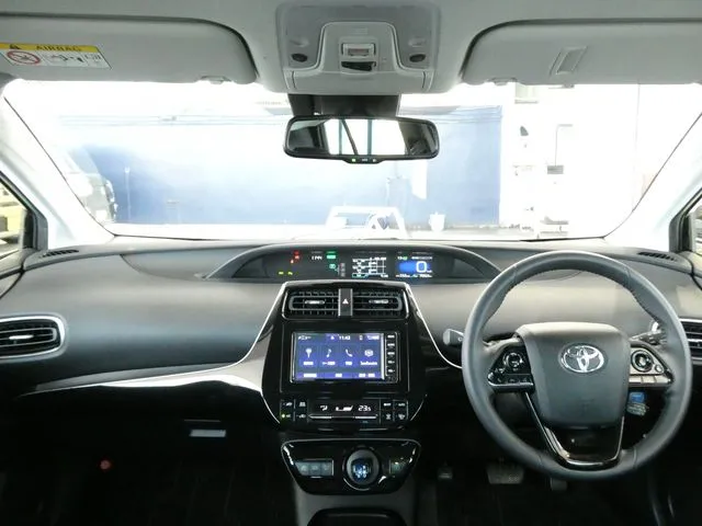 プリウス(トヨタ)の車両写真