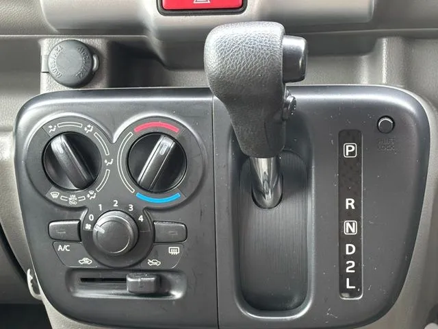 ＮＶ１００クリッパー（ニッサン）の車両写真