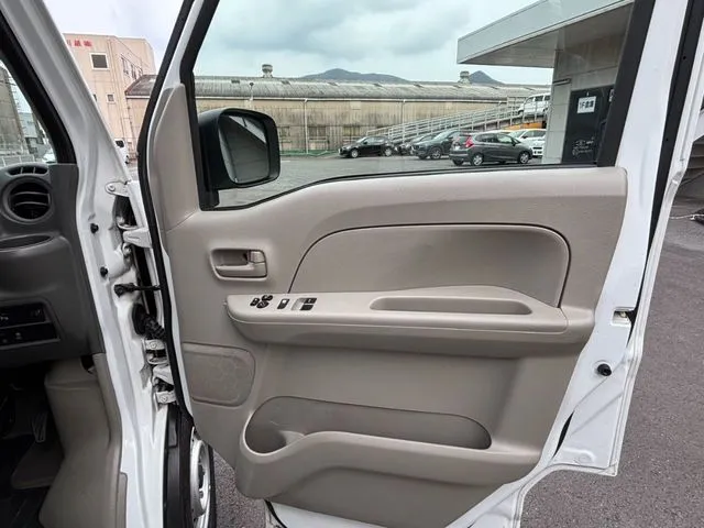 ＮＶ１００クリッパー（ニッサン）の車両写真