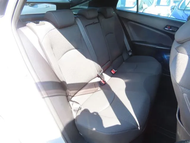 プリウス　４ＷＤ（トヨタ）の車両写真