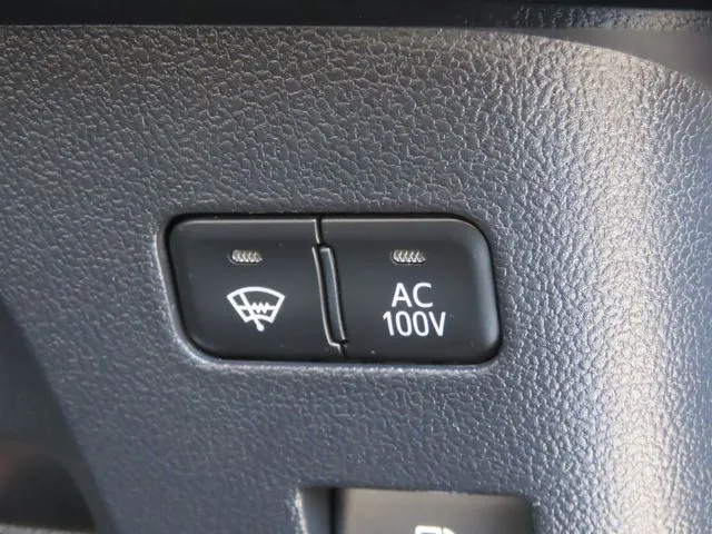 プリウス　４ＷＤ（トヨタ）の車両写真