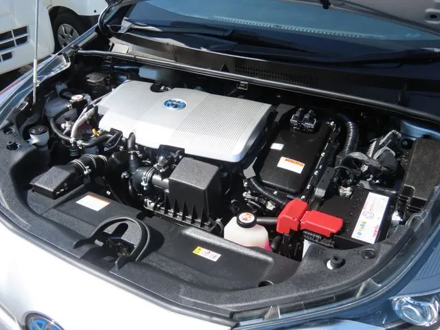 プリウス　４ＷＤ（トヨタ）の車両写真