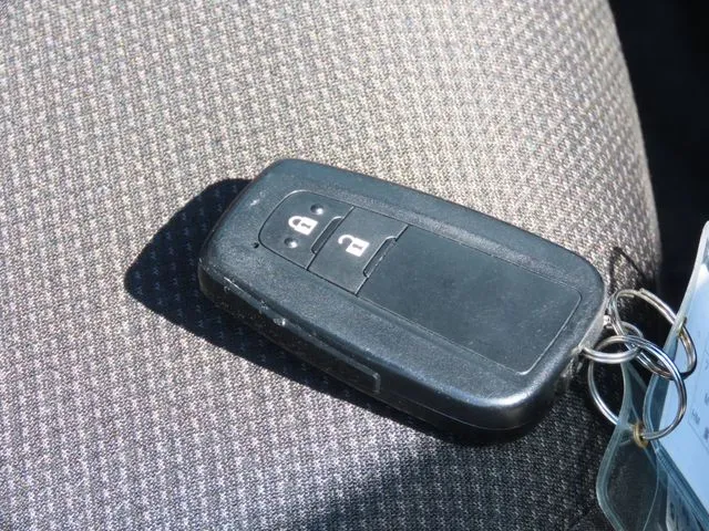 プリウス　４ＷＤ（トヨタ）の車両写真