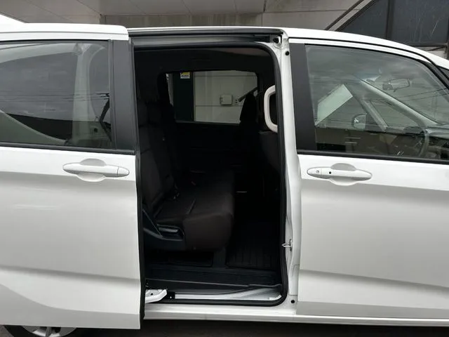 フリード（ホンダ）の車両写真