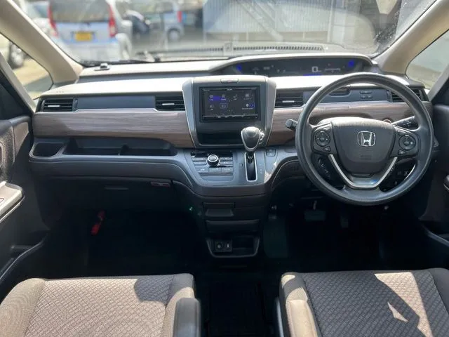 フリード（ホンダ）の車両写真