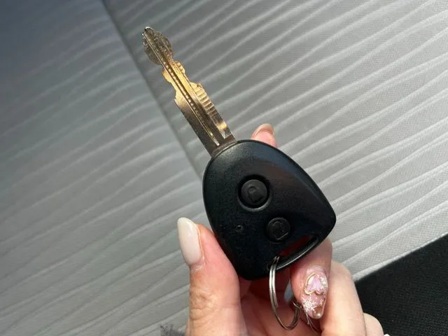 ミラ　イース（ダイハツ）の車両写真