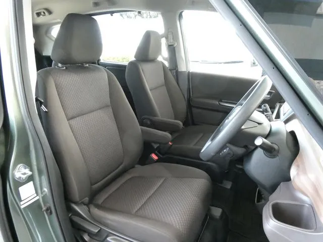 フリード　ハイブリッド（ホンダ）の車両写真