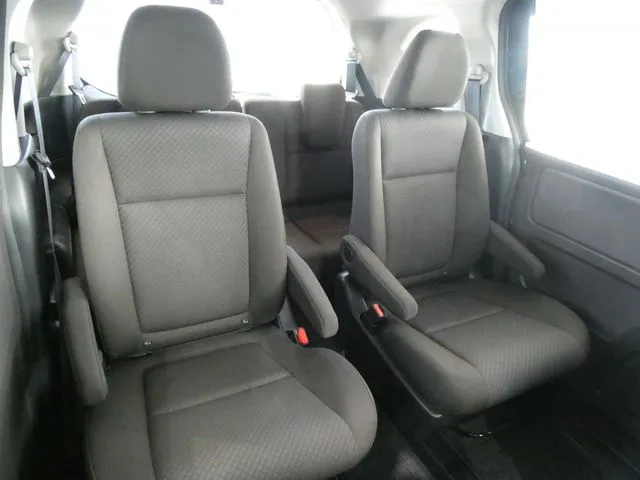 フリード　ハイブリッド（ホンダ）の車両写真