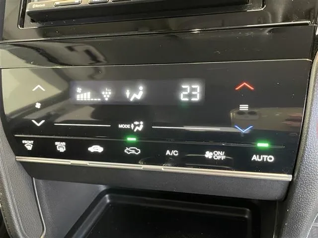 シャトル ハイブリッド(ホンダ)の車両写真