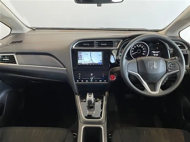 シャトル ハイブリッド(ホンダ)の車両写真