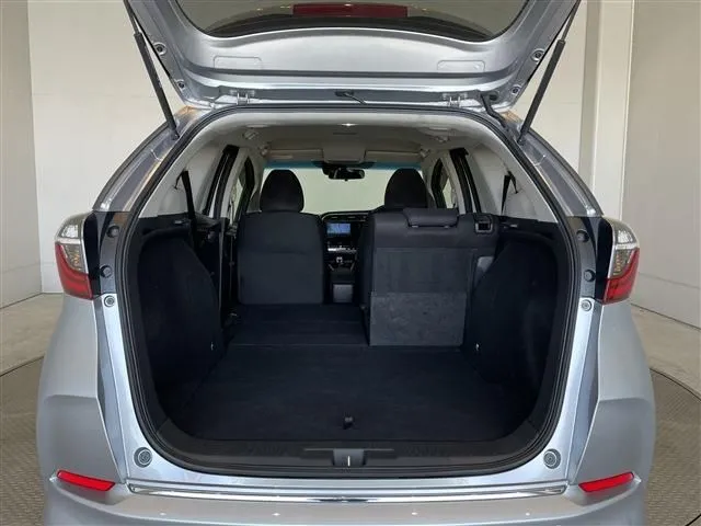 シャトル ハイブリッド(ホンダ)の車両写真