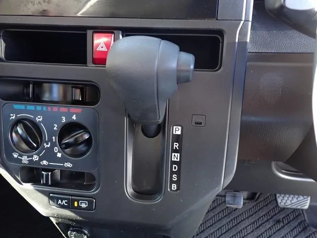 ルーミー（トヨタ）の車両写真