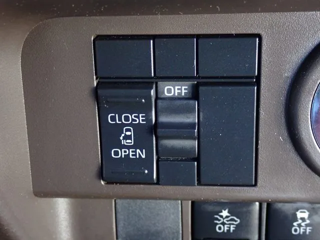 ルーミー（トヨタ）の車両写真