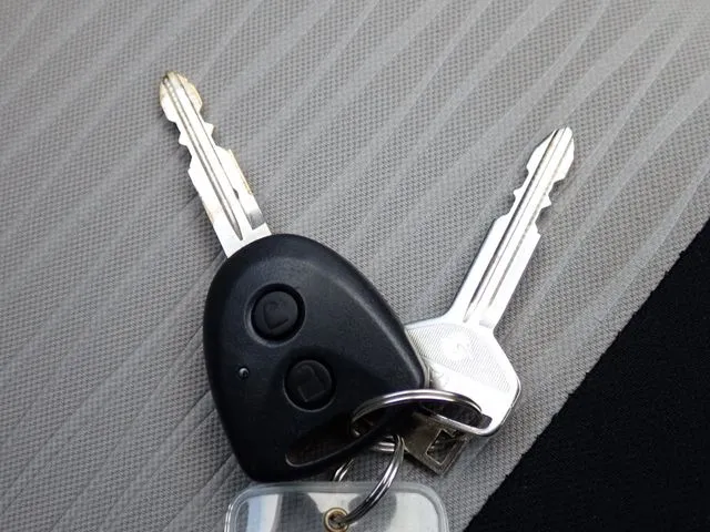 ミラ イース(ダイハツ)の車両写真