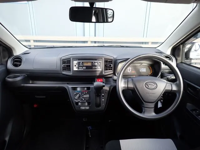 ミラ イース(ダイハツ)の車両写真