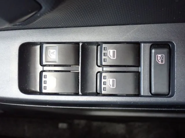 ミラ イース(ダイハツ)の車両写真