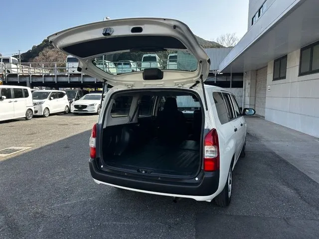 プロボックスバン 2WD(トヨタ)の車両写真